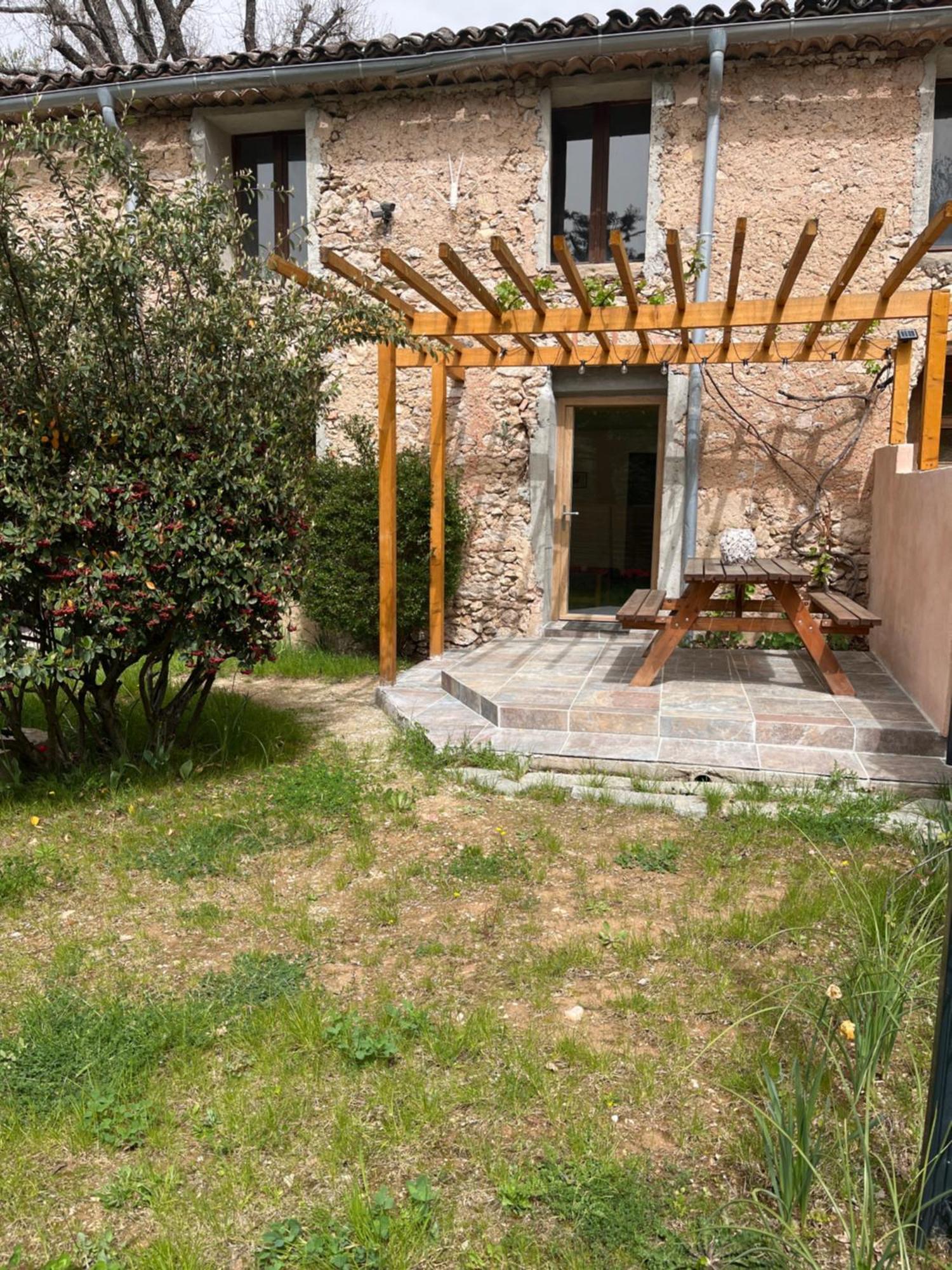 La Bastide Aux Iris - Les Capucines Apartment Villecroze Ngoại thất bức ảnh